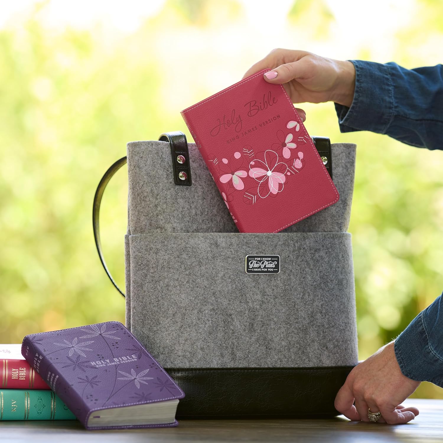 KJV Compact Bible L/L Pink - Christian Art Gifts