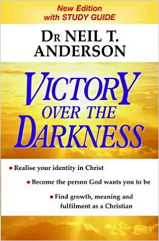 Victory Over the Darkness With Study Guide Pb - Neil T Anderson